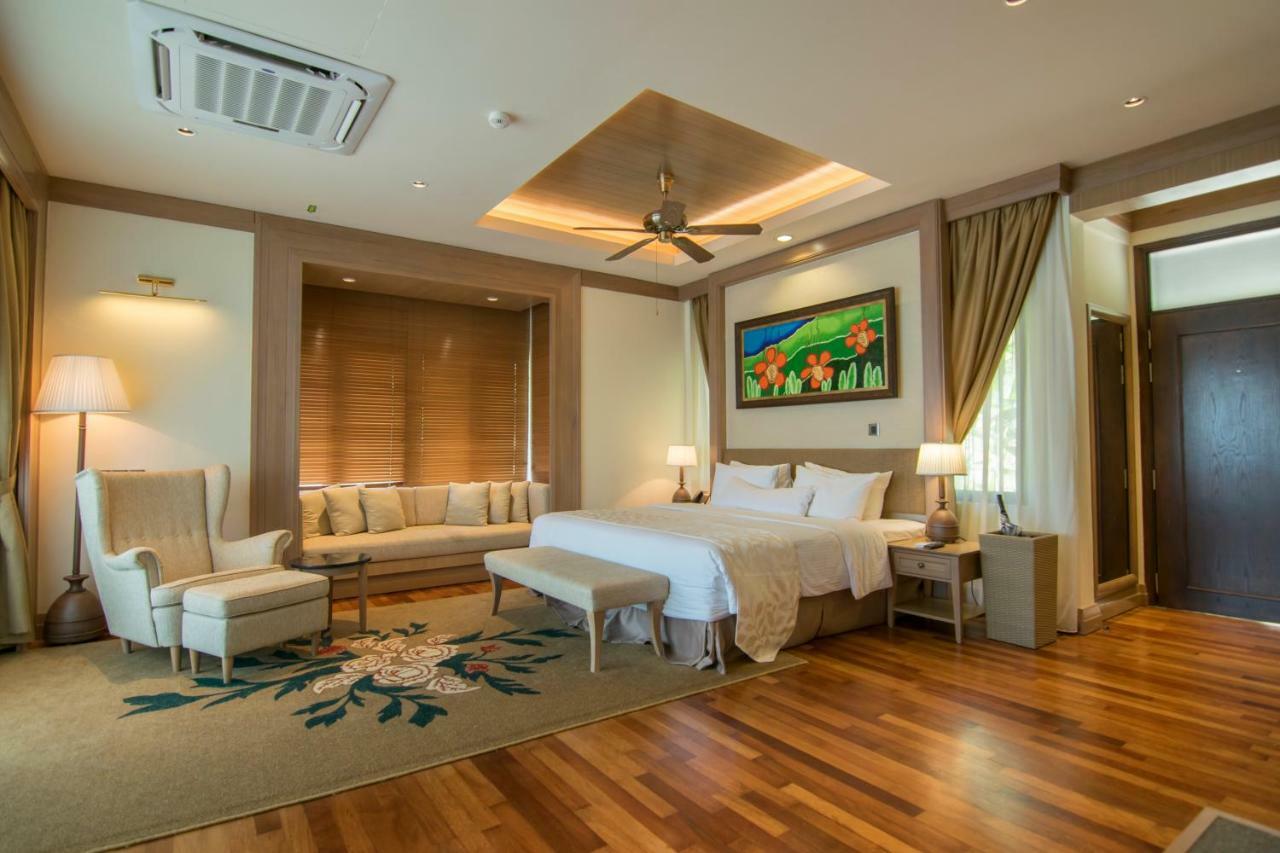 Royale Chulan Cherating Villa Екстер'єр фото