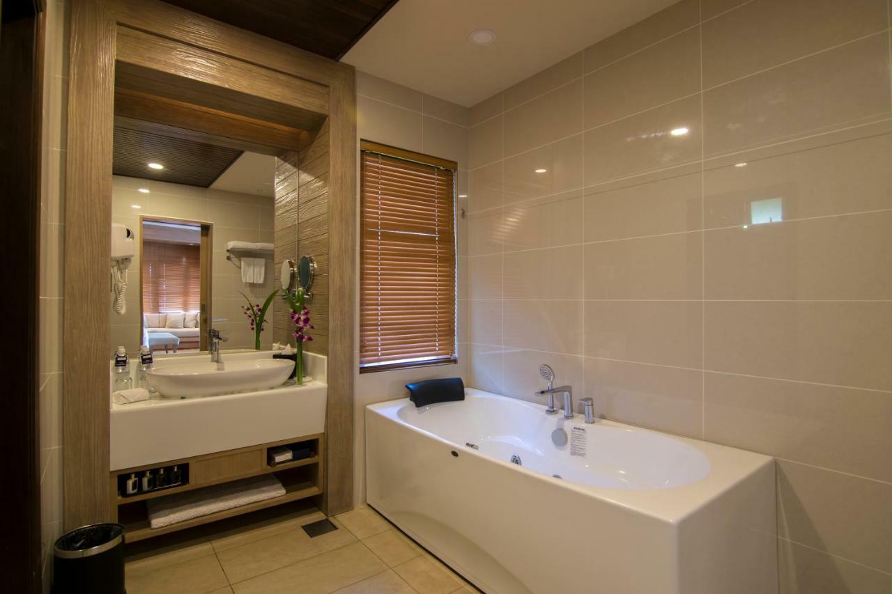 Royale Chulan Cherating Villa Екстер'єр фото
